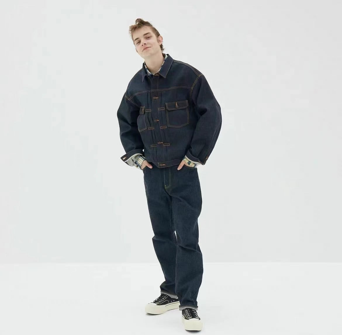 VISVIM KOFU 101XX JKT RAWMUD lockere Jeansjacke mit roten Ohren und Rohschlammfärbung 