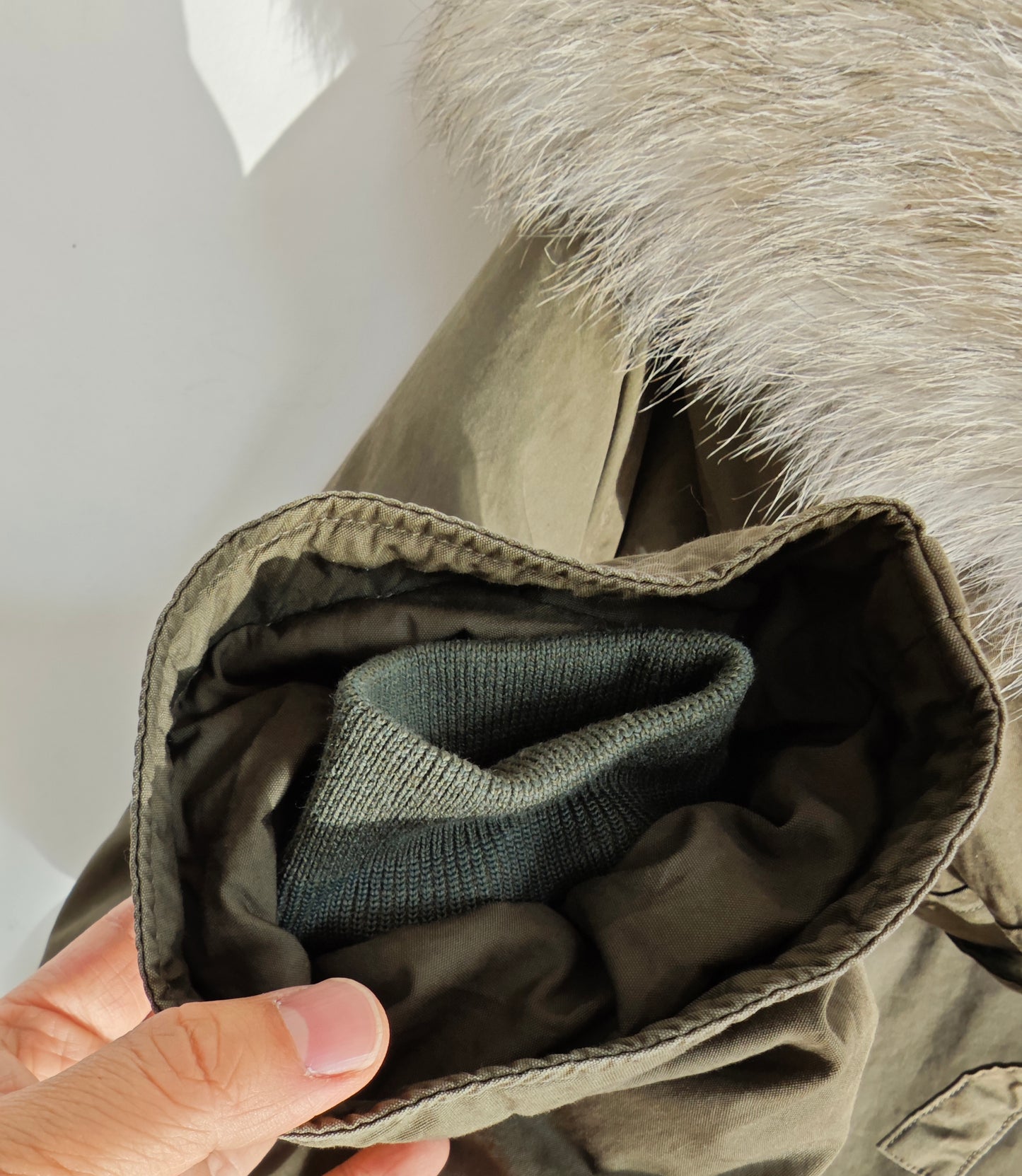 VISVIM FIL Valdez Daunenmantel Wolfspelzkragen schlammgefärbte gewaschene weiße Gänsedaunenjacke 