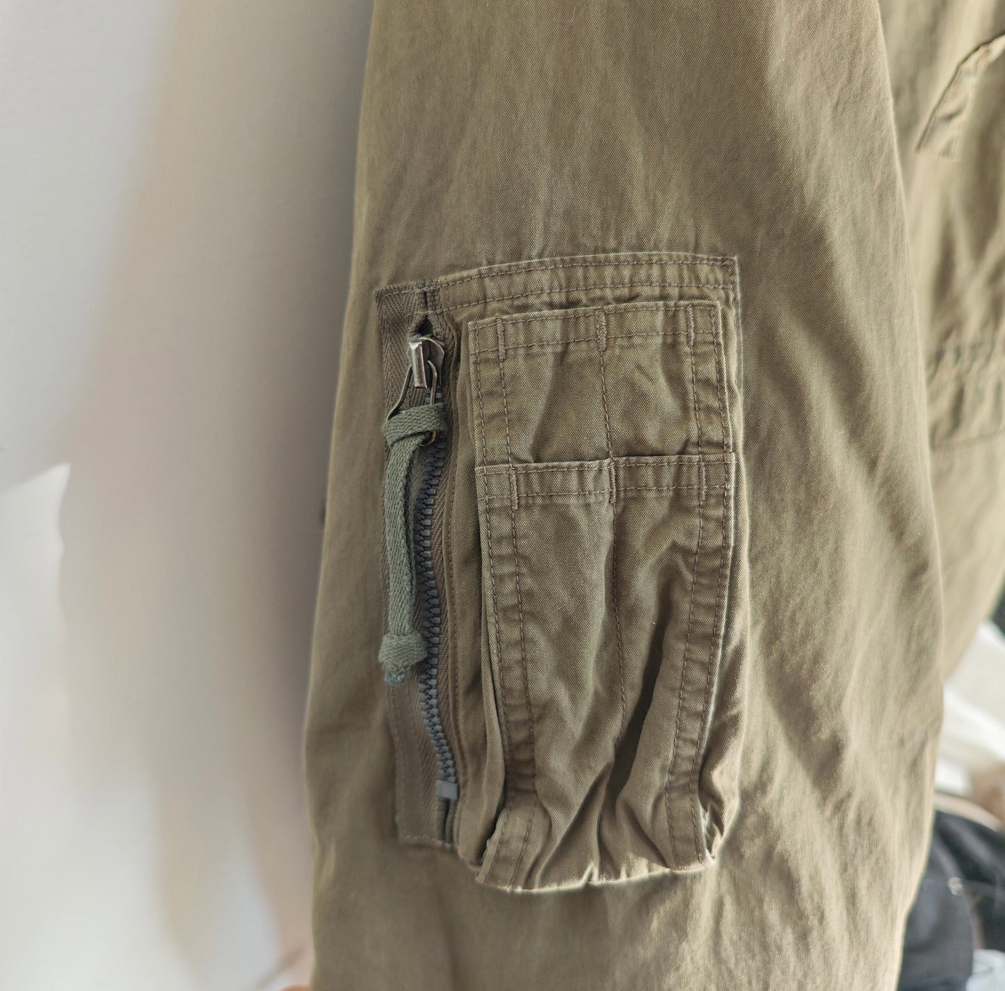 VISVIM FIL Valdez Daunenmantel Wolfspelzkragen schlammgefärbte gewaschene weiße Gänsedaunenjacke 